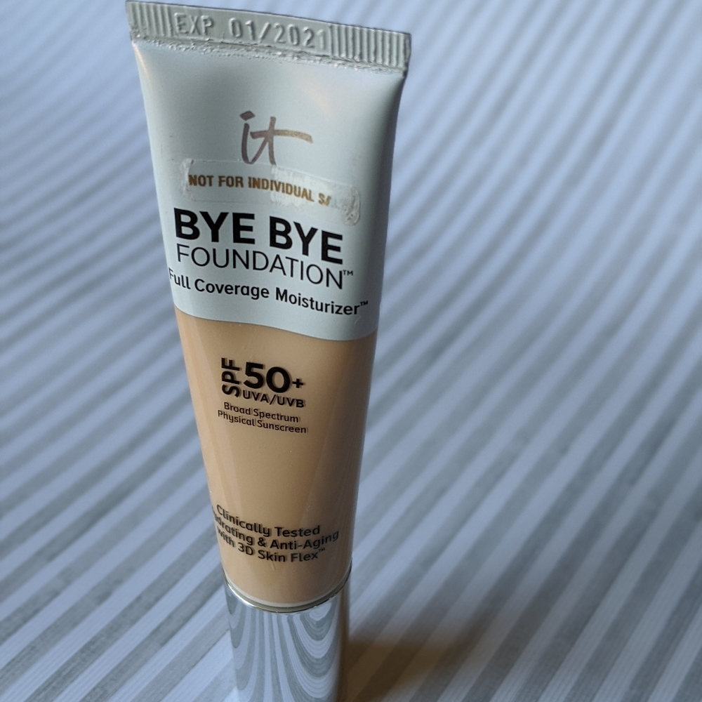 It Cosmetics Bye Bye Foundation in Fair
